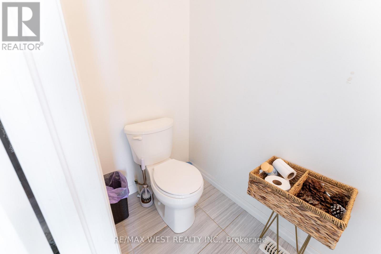 301 Freure Drive, Cambridge, Ontario  N1S 0B5 - Photo 7 - X12213239