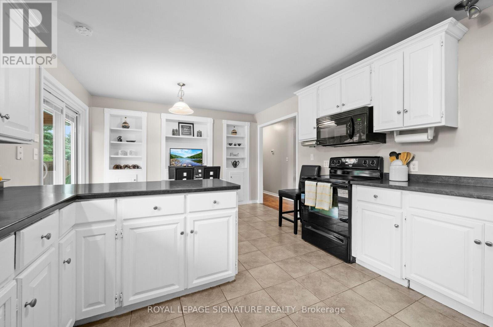 3 Kamps Crescent, Tillsonburg, Ontario  N4G 5H8 - Photo 11 - X12213271