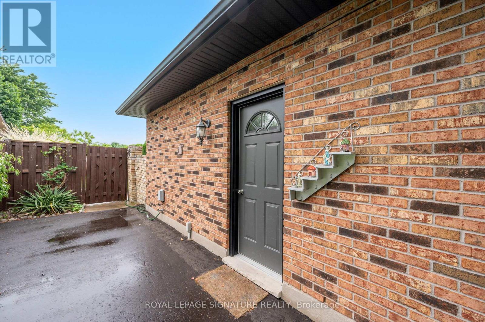 3 Kamps Crescent, Tillsonburg, Ontario  N4G 5H8 - Photo 29 - X12213271