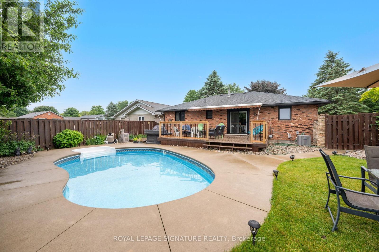 3 Kamps Crescent, Tillsonburg, Ontario  N4G 5H8 - Photo 33 - X12213271