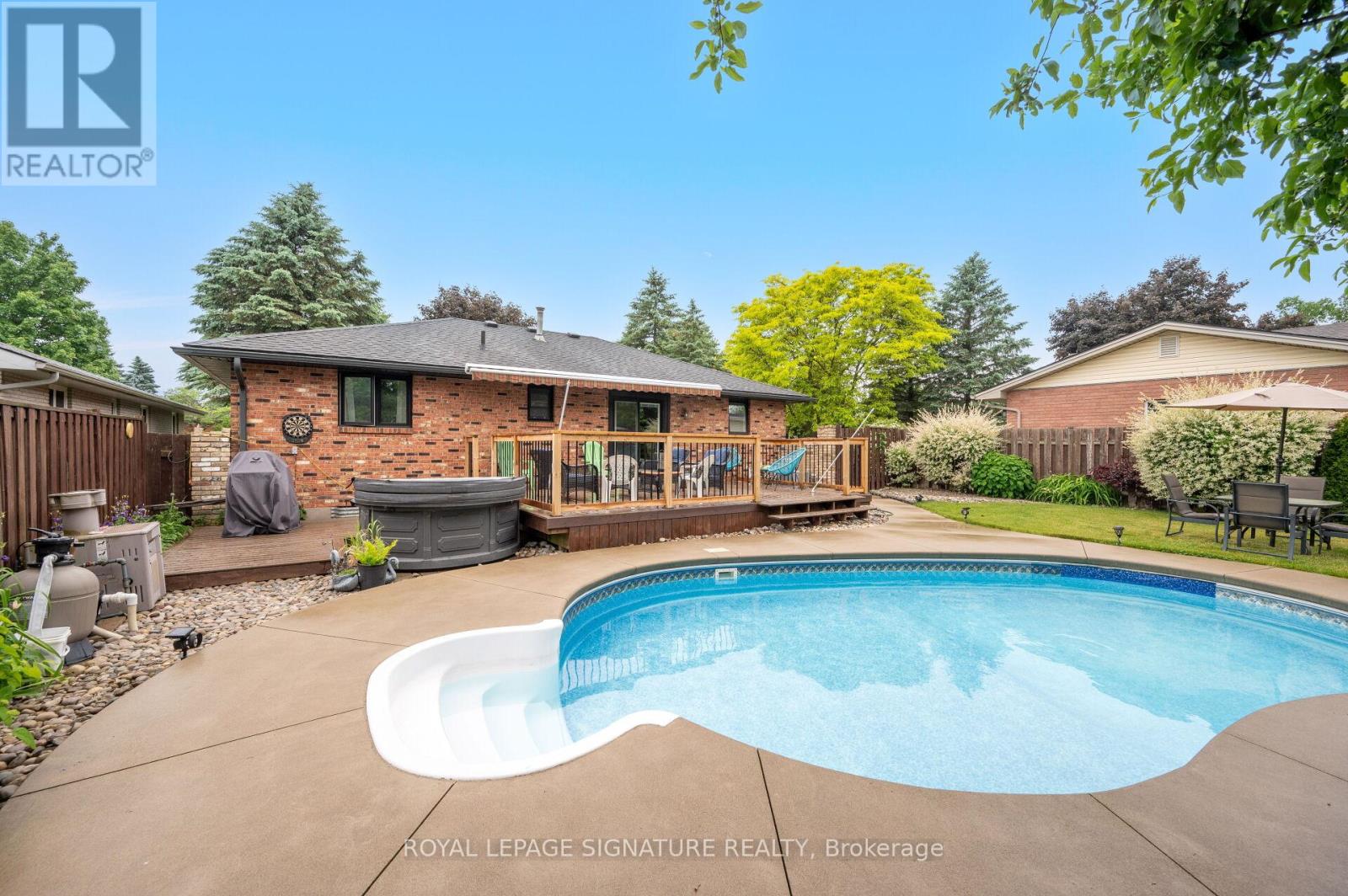3 Kamps Crescent, Tillsonburg, Ontario  N4G 5H8 - Photo 35 - X12213271