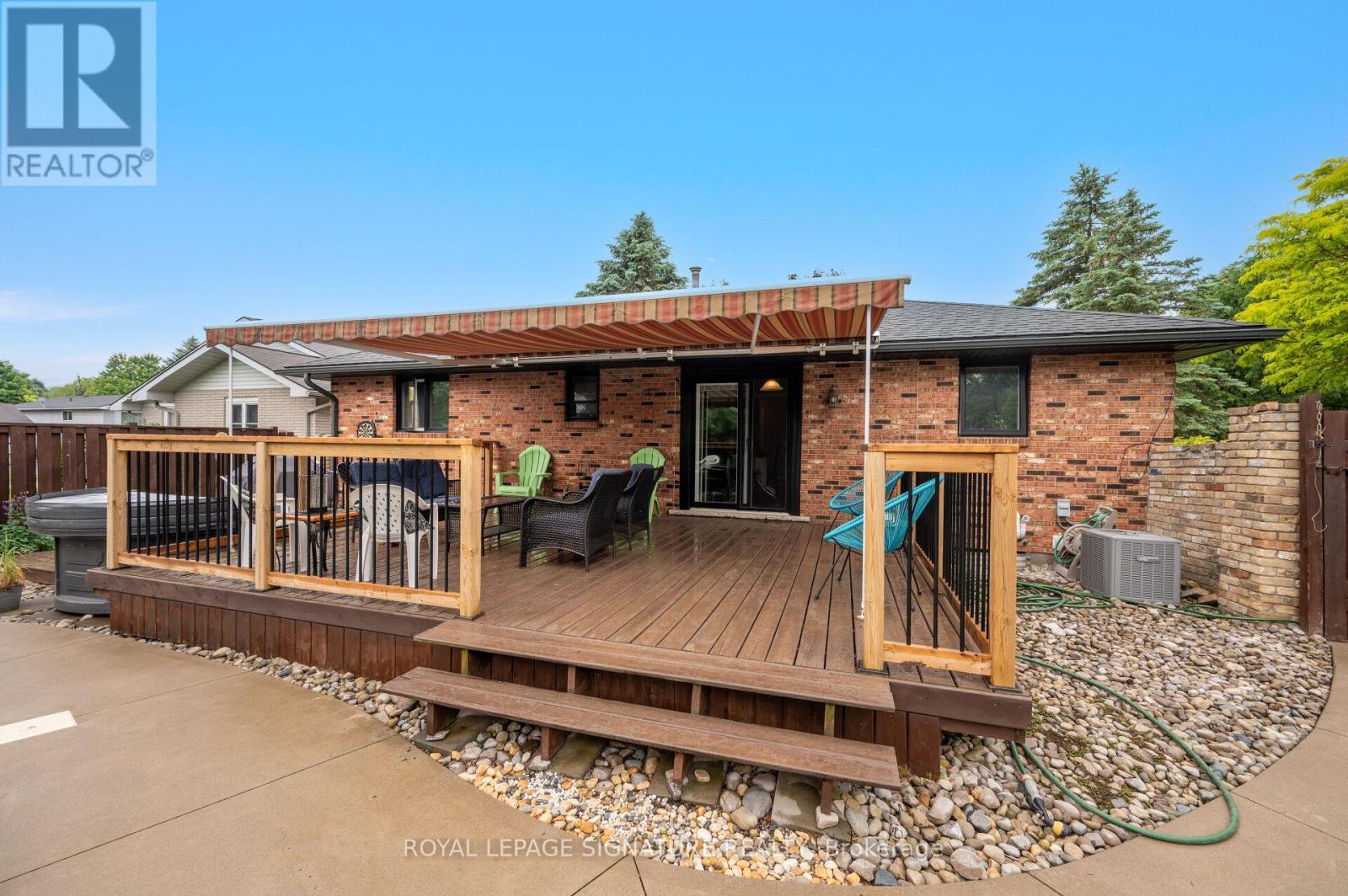 3 Kamps Crescent, Tillsonburg, Ontario  N4G 5H8 - Photo 38 - X12213271