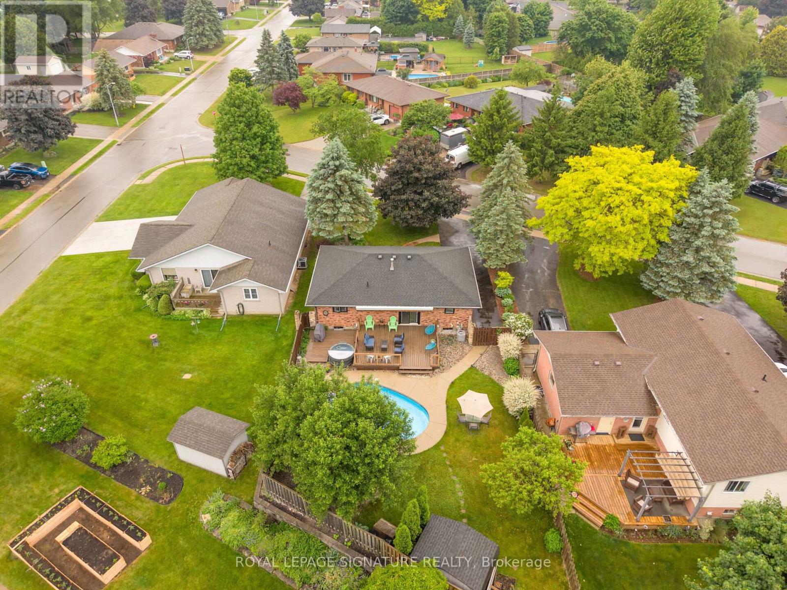 3 Kamps Crescent, Tillsonburg, Ontario  N4G 5H8 - Photo 39 - X12213271