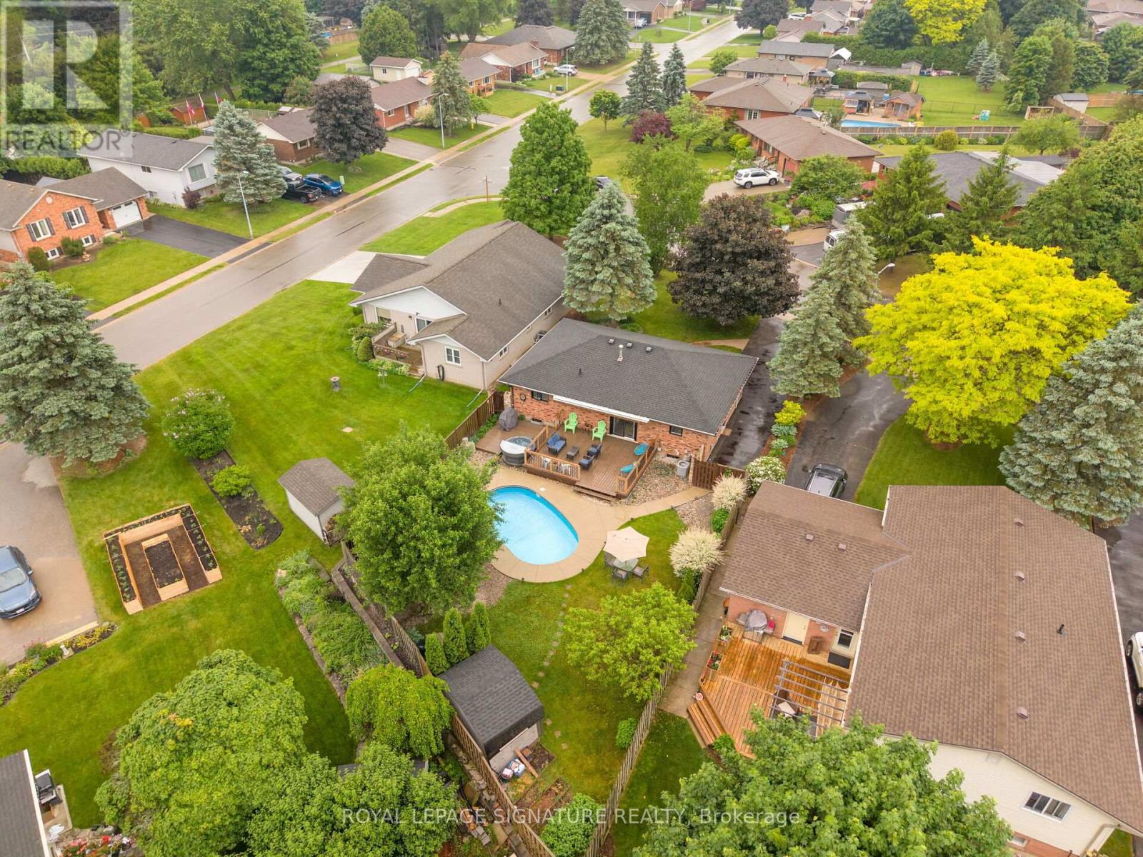 3 Kamps Crescent, Tillsonburg, Ontario  N4G 5H8 - Photo 40 - X12213271