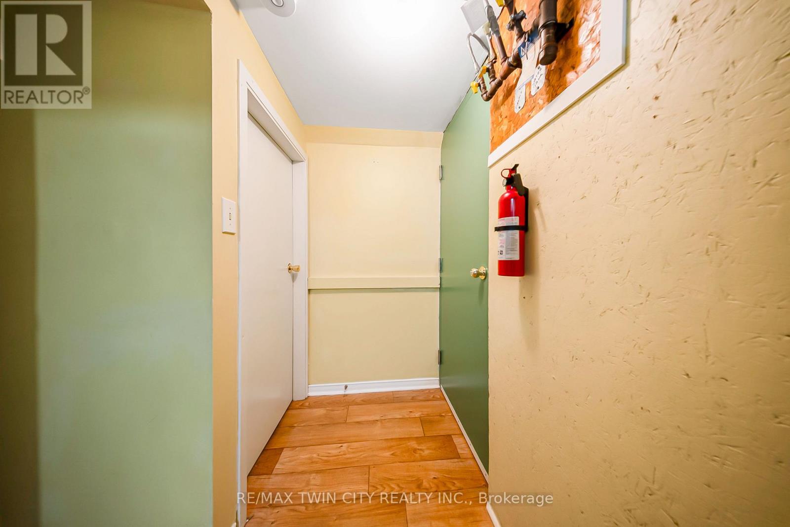 36 Nicklin Crescent, Guelph, Ontario  N1H 5E9 - Photo 26 - X12213289