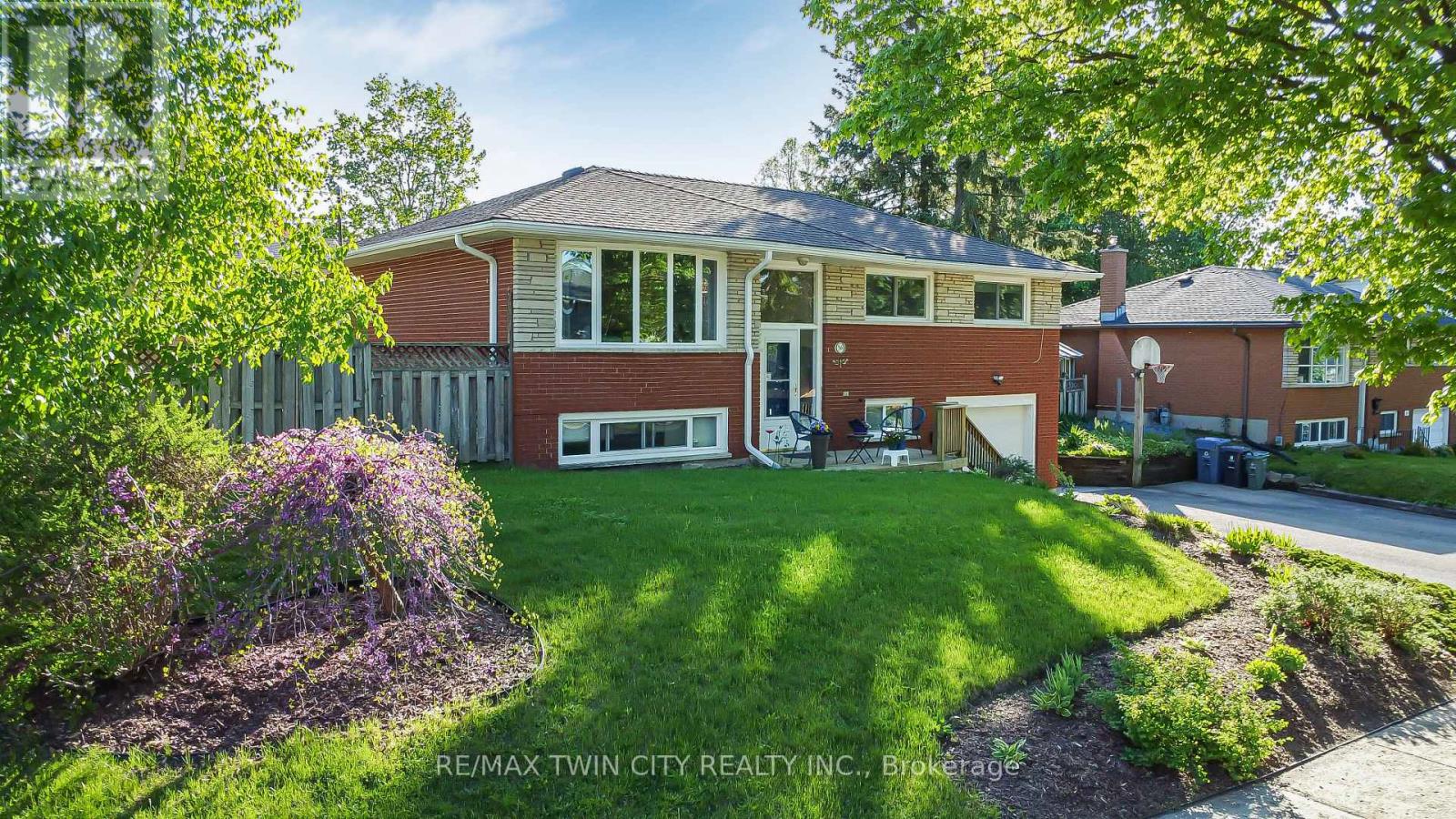 36 Nicklin Crescent, Guelph, Ontario  N1H 5E9 - Photo 3 - X12213289