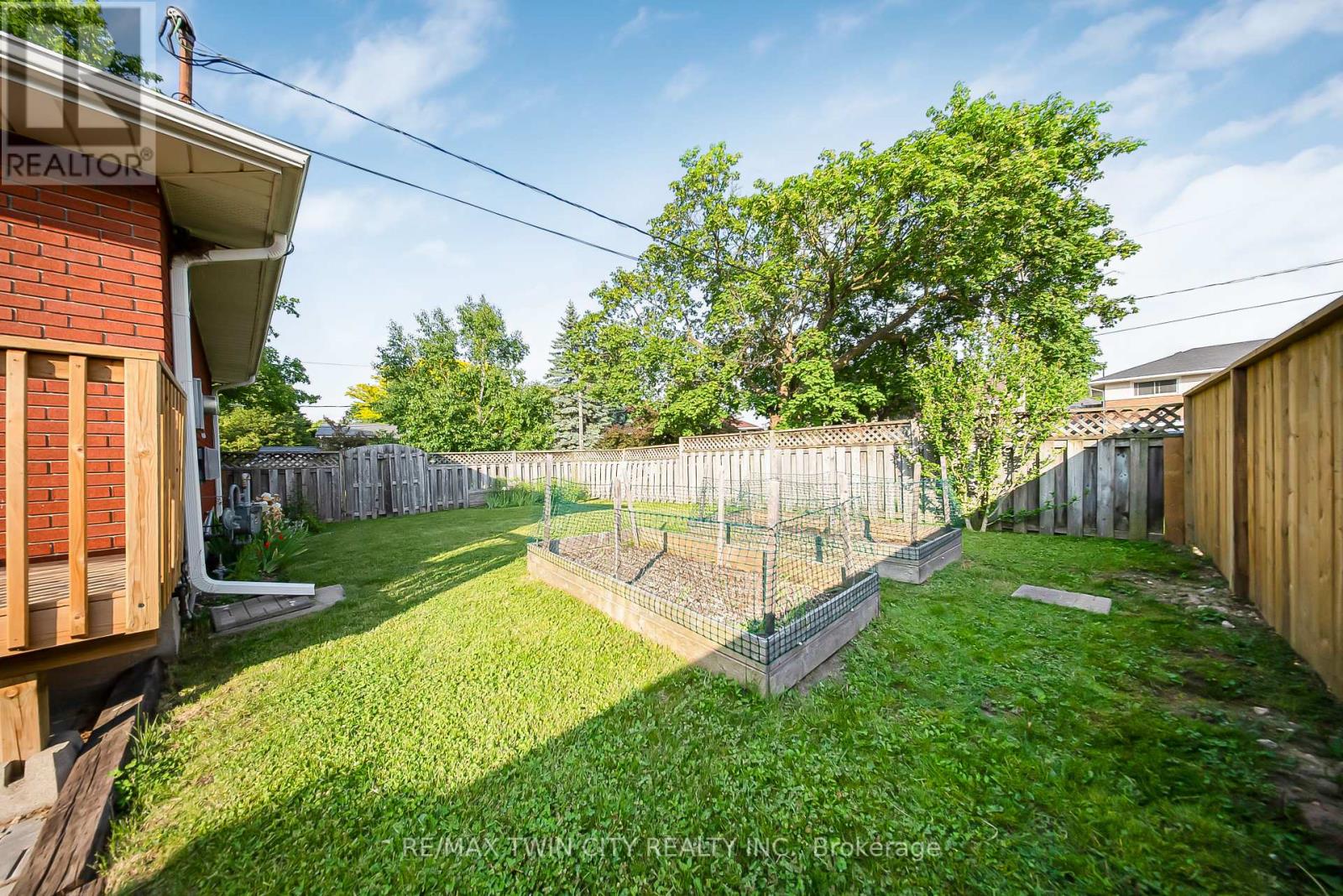 36 Nicklin Crescent, Guelph, Ontario  N1H 5E9 - Photo 37 - X12213289