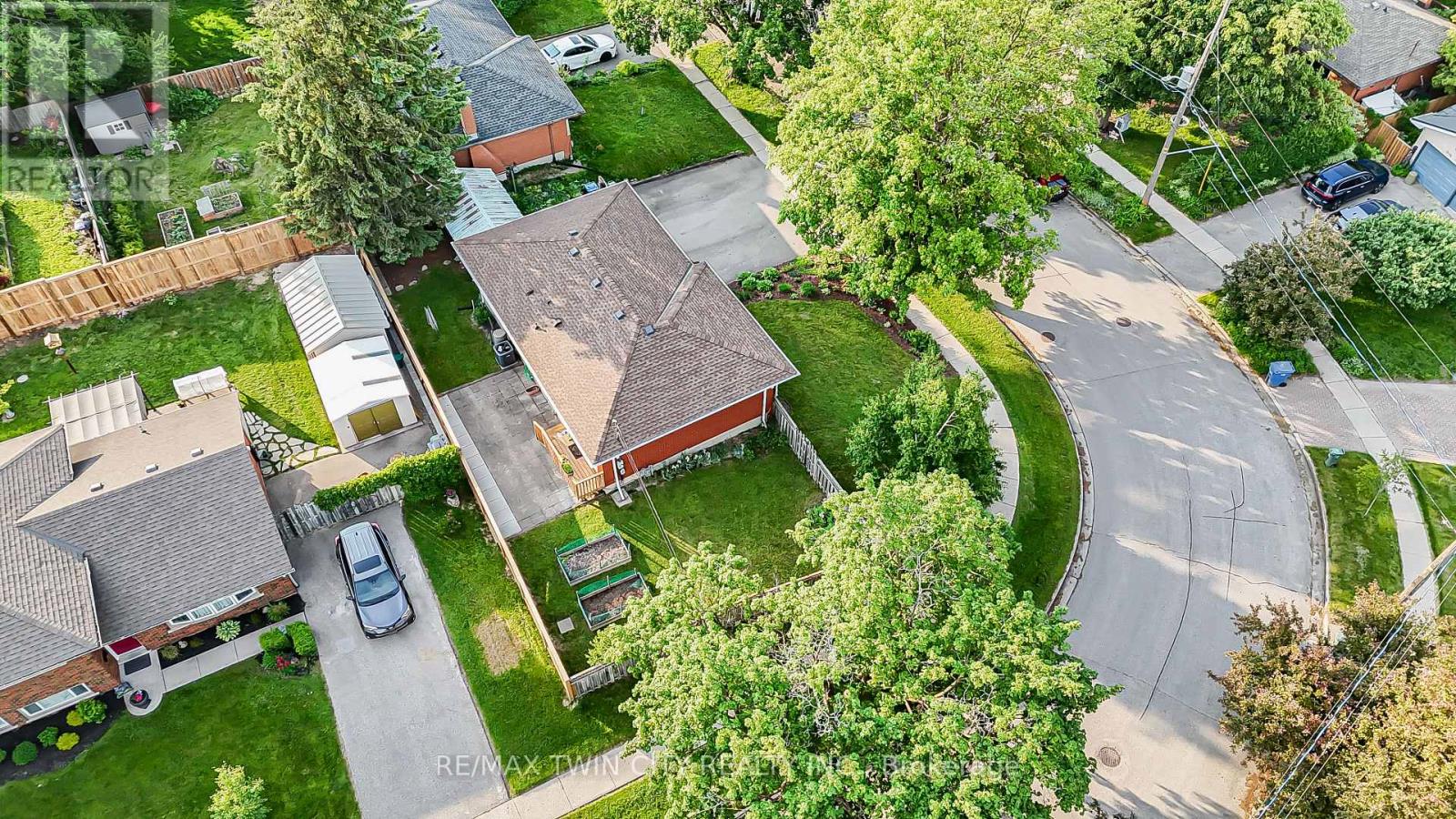 36 Nicklin Crescent, Guelph, Ontario  N1H 5E9 - Photo 42 - X12213289