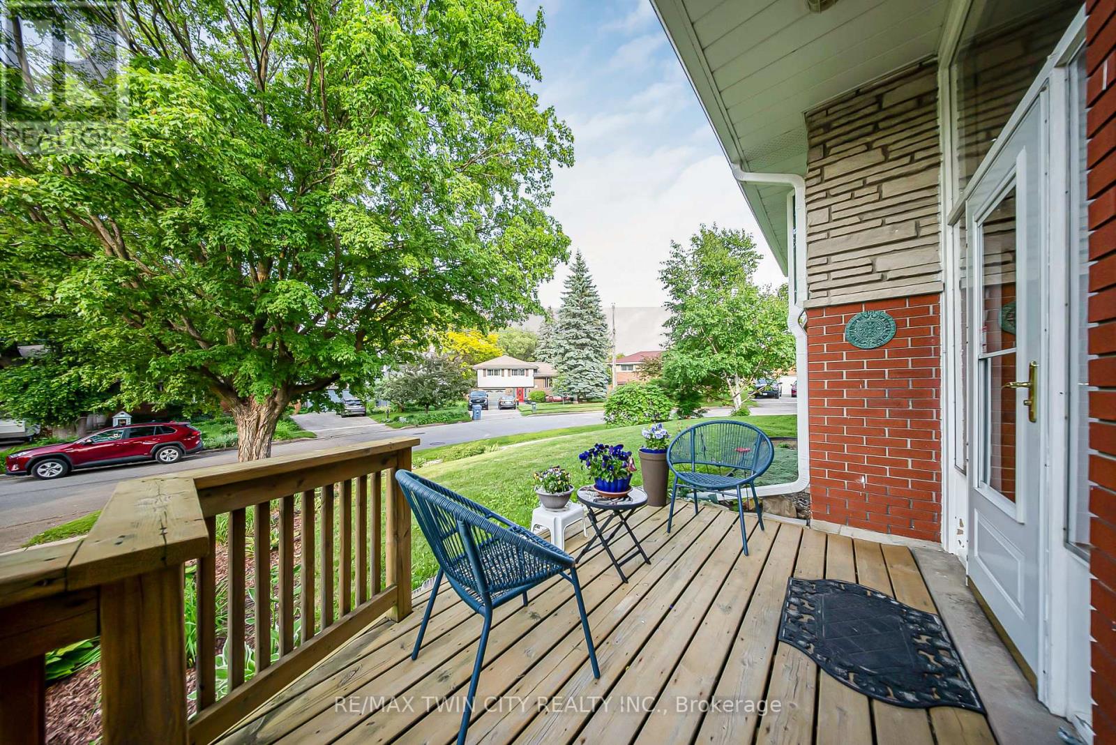 36 Nicklin Crescent, Guelph, Ontario  N1H 5E9 - Photo 5 - X12213289
