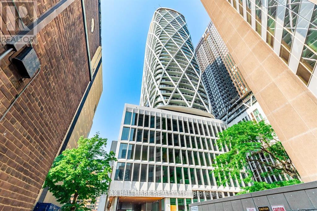 2411 - 230 Simcoe Street, Toronto, Ontario  M5T 0E2 - Photo 1 - C12143735
