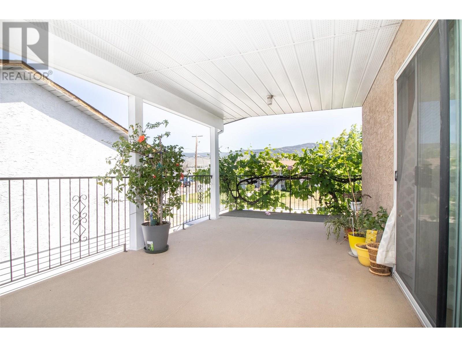 532 O'keefe Court, Kelowna, British Columbia  V1X 6B1 - Photo 6 - 10351542