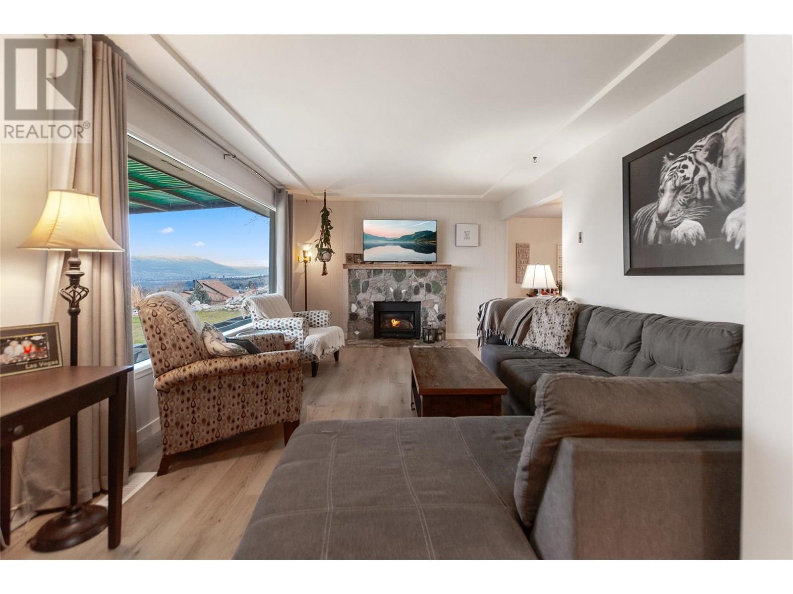 903 Newton Drive, Penticton, British Columbia  V2A 8Z4 - Photo 5 - 10340006