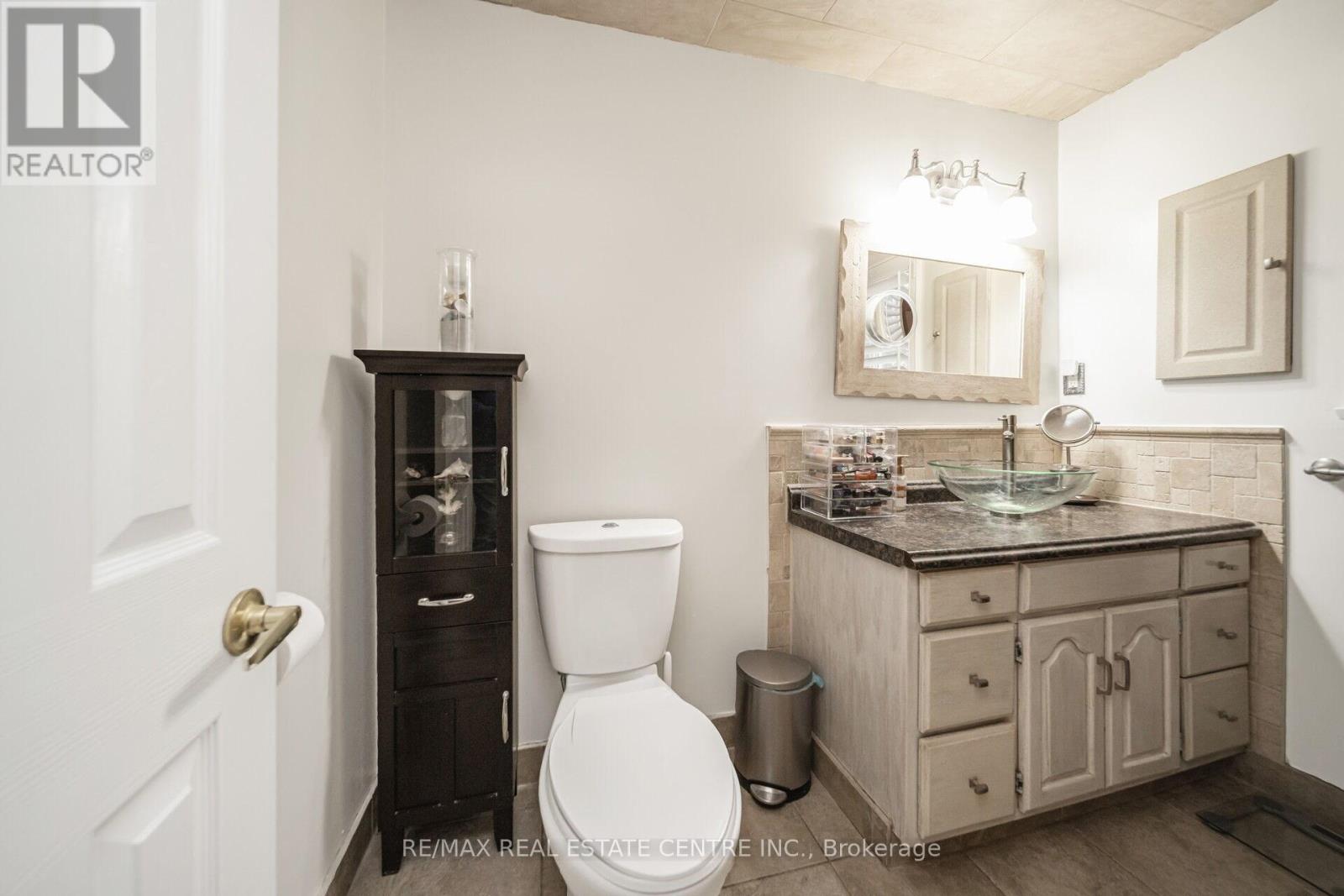 2 Chesterfield Road, Brampton, Ontario  L6W 1K9 - Photo 20 - W12171278