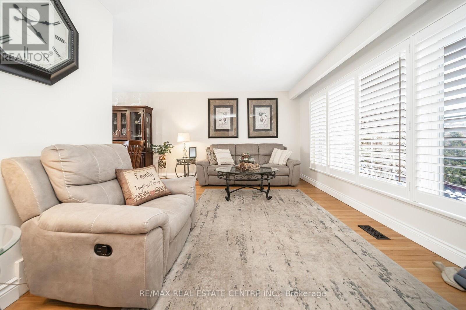 2 Chesterfield Road, Brampton, Ontario  L6W 1K9 - Photo 10 - W12171278