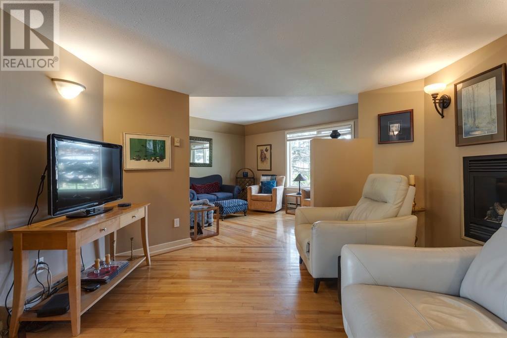 2009 22 Avenue Nw, Calgary, Alberta  T2M 1S1 - Photo 7 - A2225914