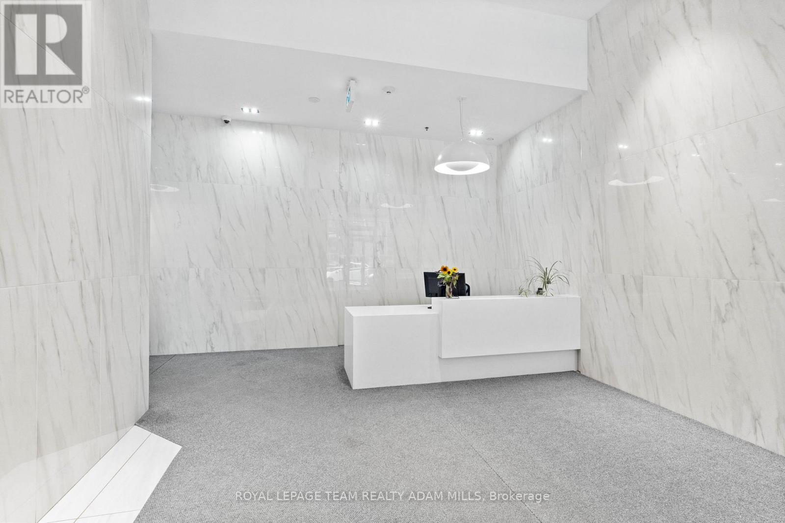 908 - 203 Catherine Street, Ottawa, Ontario  K2P 1J5 - Photo 4 - X12213399
