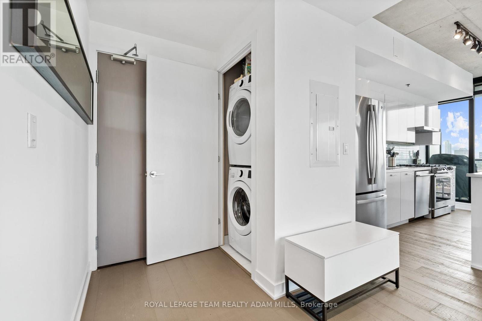 908 - 203 Catherine Street, Ottawa, Ontario  K2P 1J5 - Photo 7 - X12213399