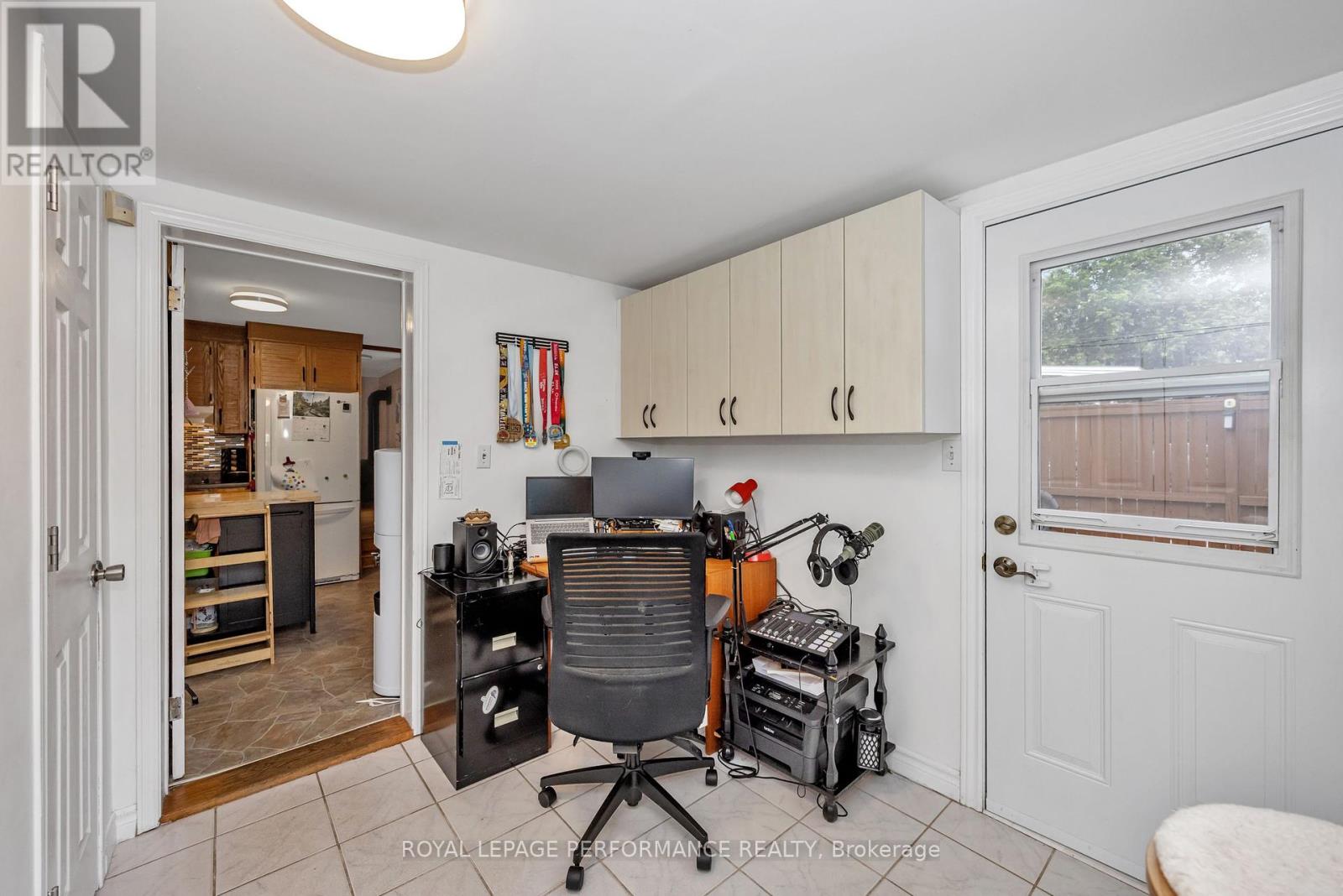 180 Dagmar Avenue, Ottawa, Ontario  K1L 5T2 - Photo 19 - X12213449