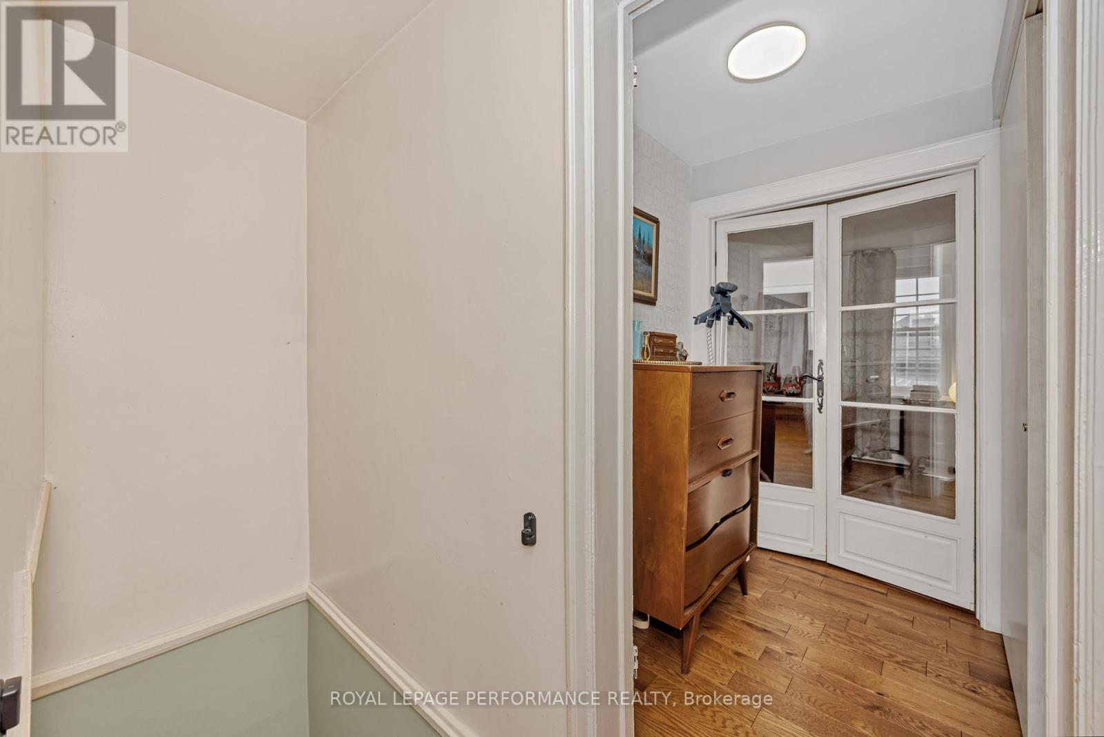 180 Dagmar Avenue, Ottawa, Ontario  K1L 5T2 - Photo 23 - X12213449
