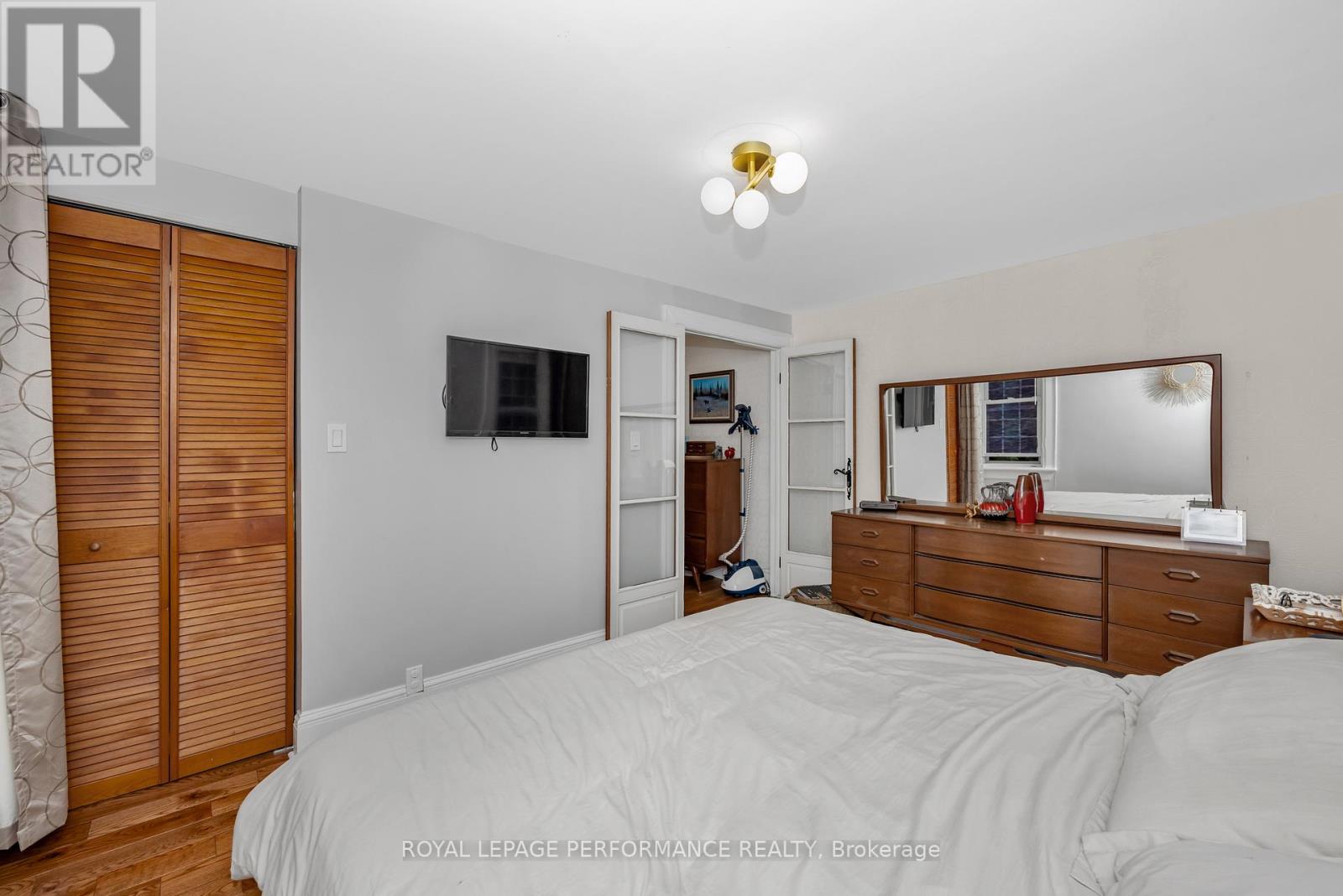 180 Dagmar Avenue, Ottawa, Ontario  K1L 5T2 - Photo 24 - X12213449