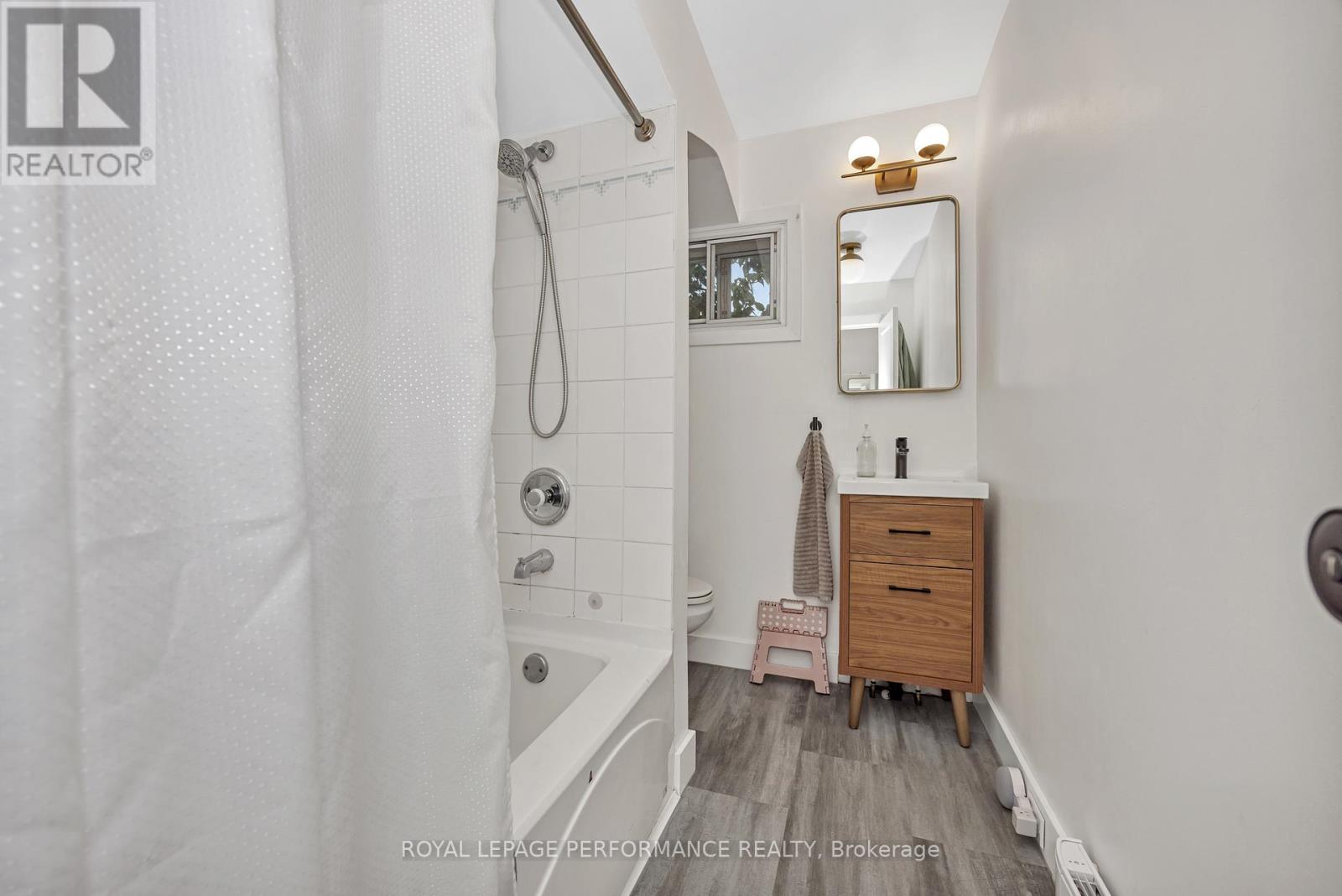 180 Dagmar Avenue, Ottawa, Ontario  K1L 5T2 - Photo 29 - X12213449