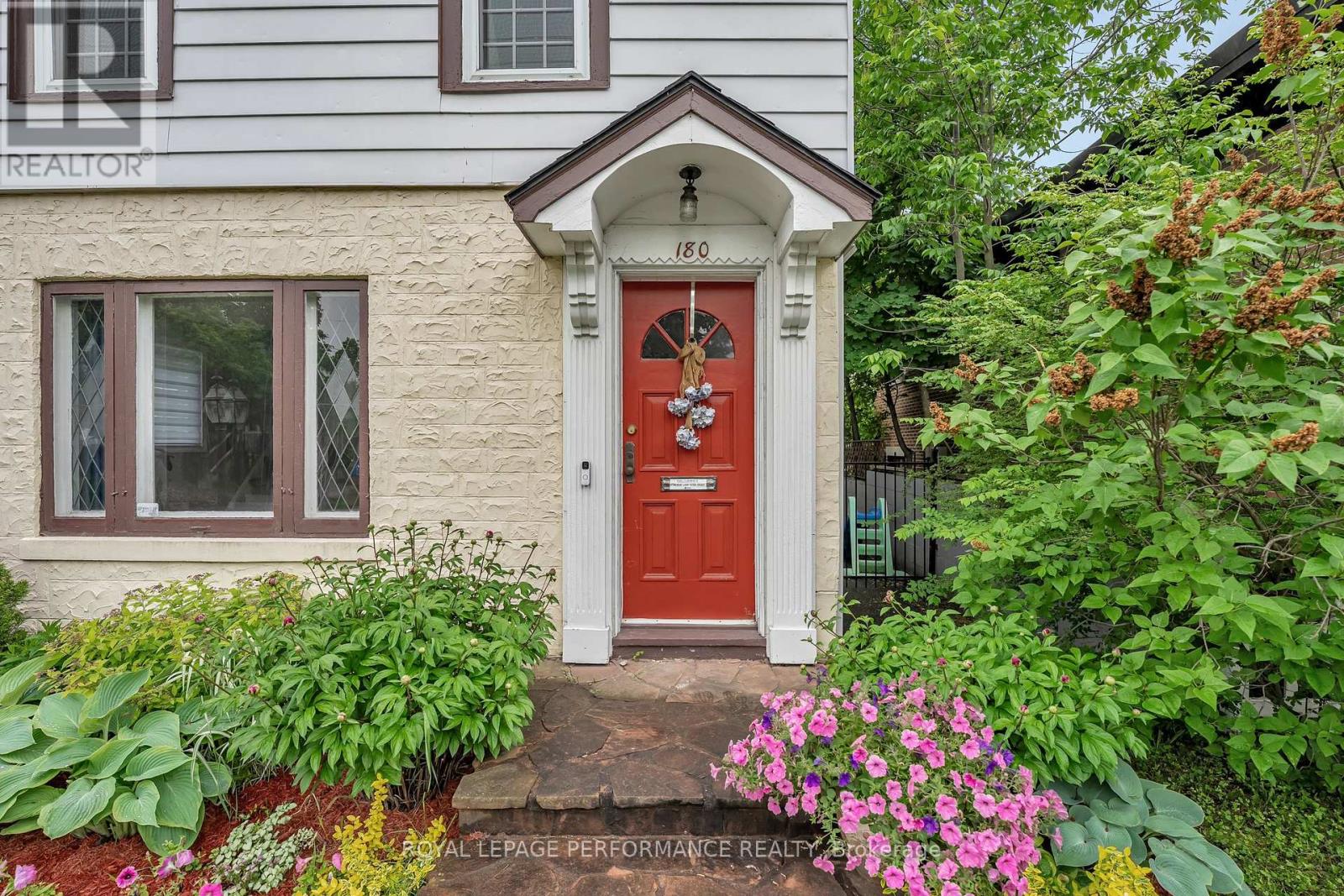 180 Dagmar Avenue, Ottawa, Ontario  K1L 5T2 - Photo 3 - X12213449