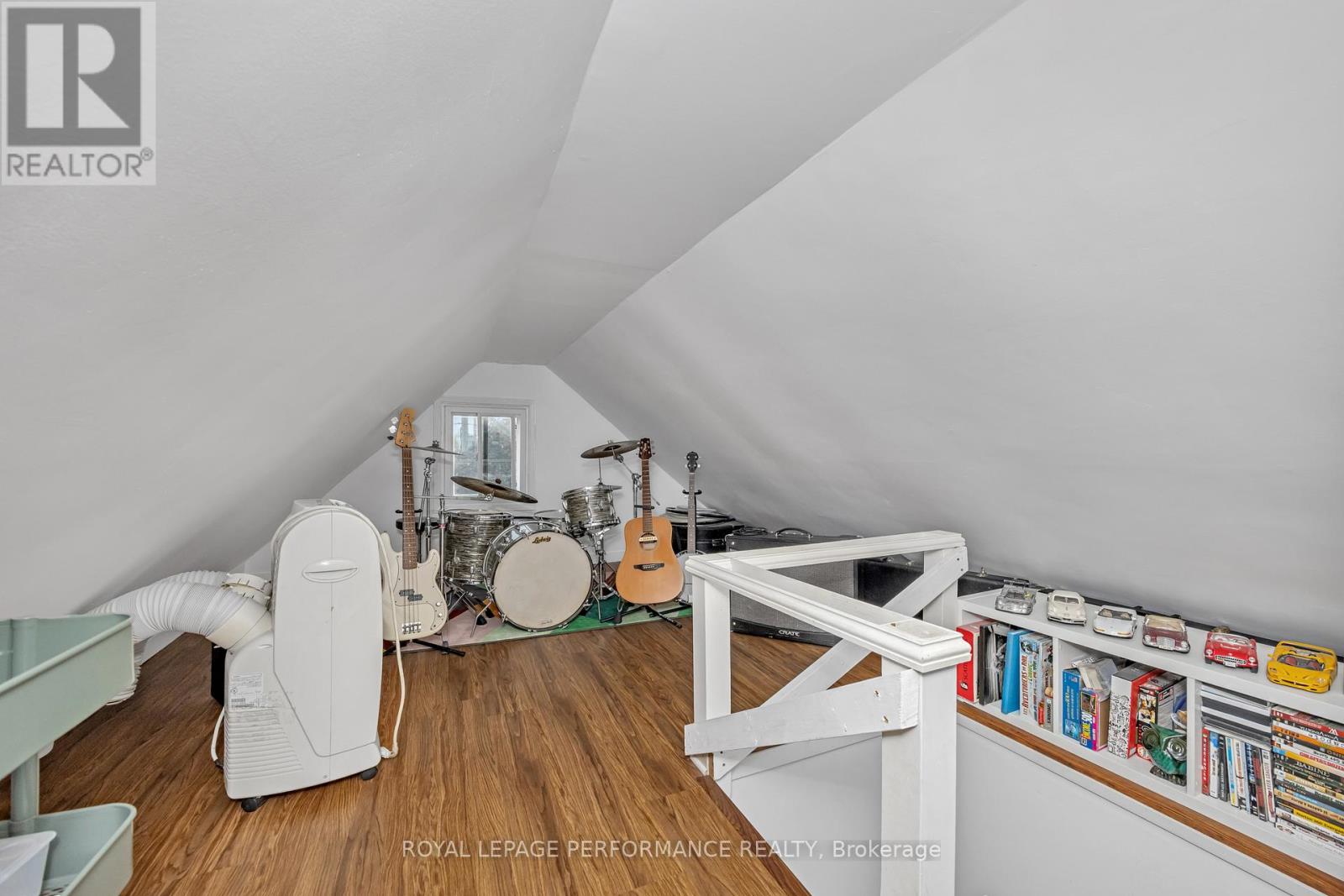 180 Dagmar Avenue, Ottawa, Ontario  K1L 5T2 - Photo 32 - X12213449