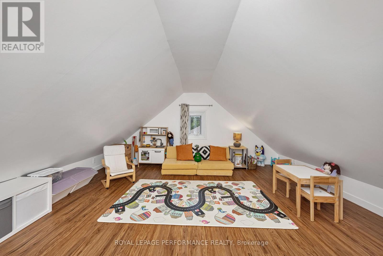 180 Dagmar Avenue, Ottawa, Ontario  K1L 5T2 - Photo 34 - X12213449