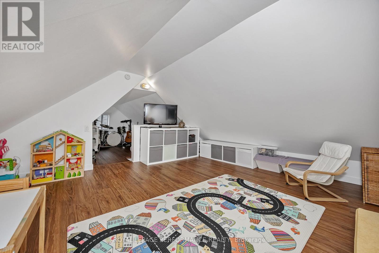 180 Dagmar Avenue, Ottawa, Ontario  K1L 5T2 - Photo 35 - X12213449