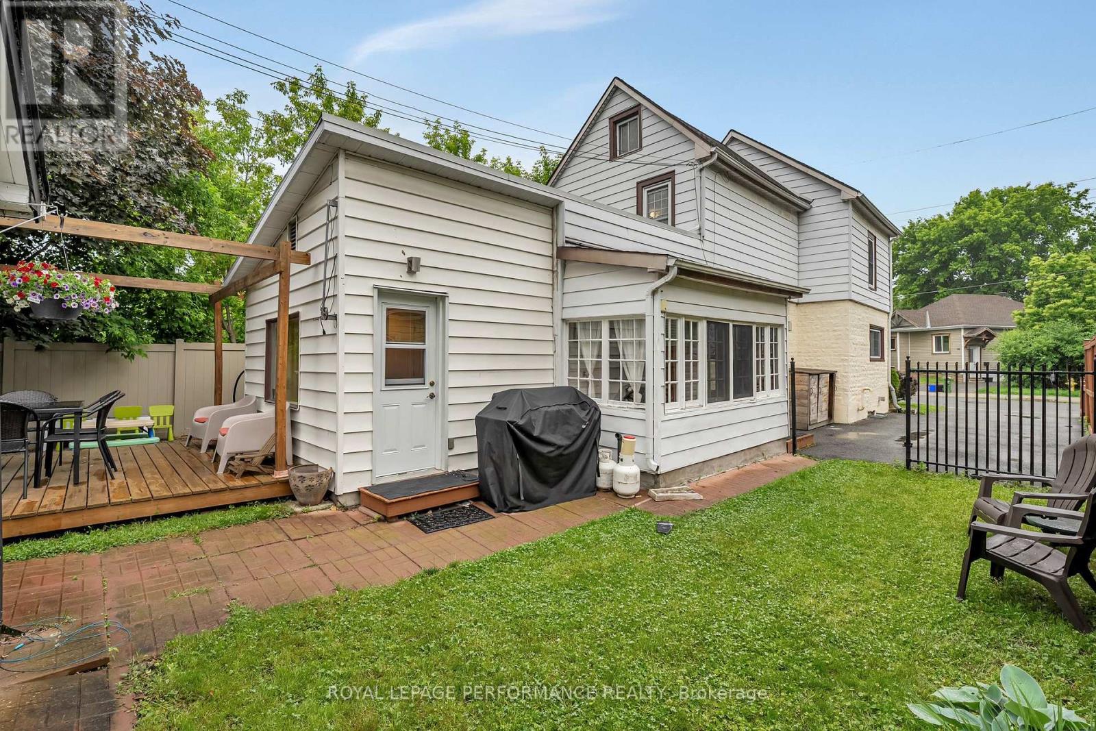 180 Dagmar Avenue, Ottawa, Ontario  K1L 5T2 - Photo 41 - X12213449