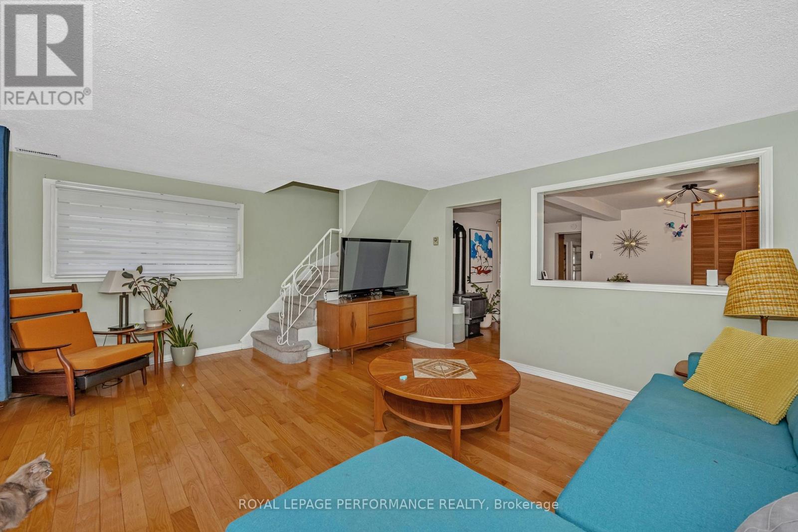 180 Dagmar Avenue, Ottawa, Ontario  K1L 5T2 - Photo 6 - X12213449