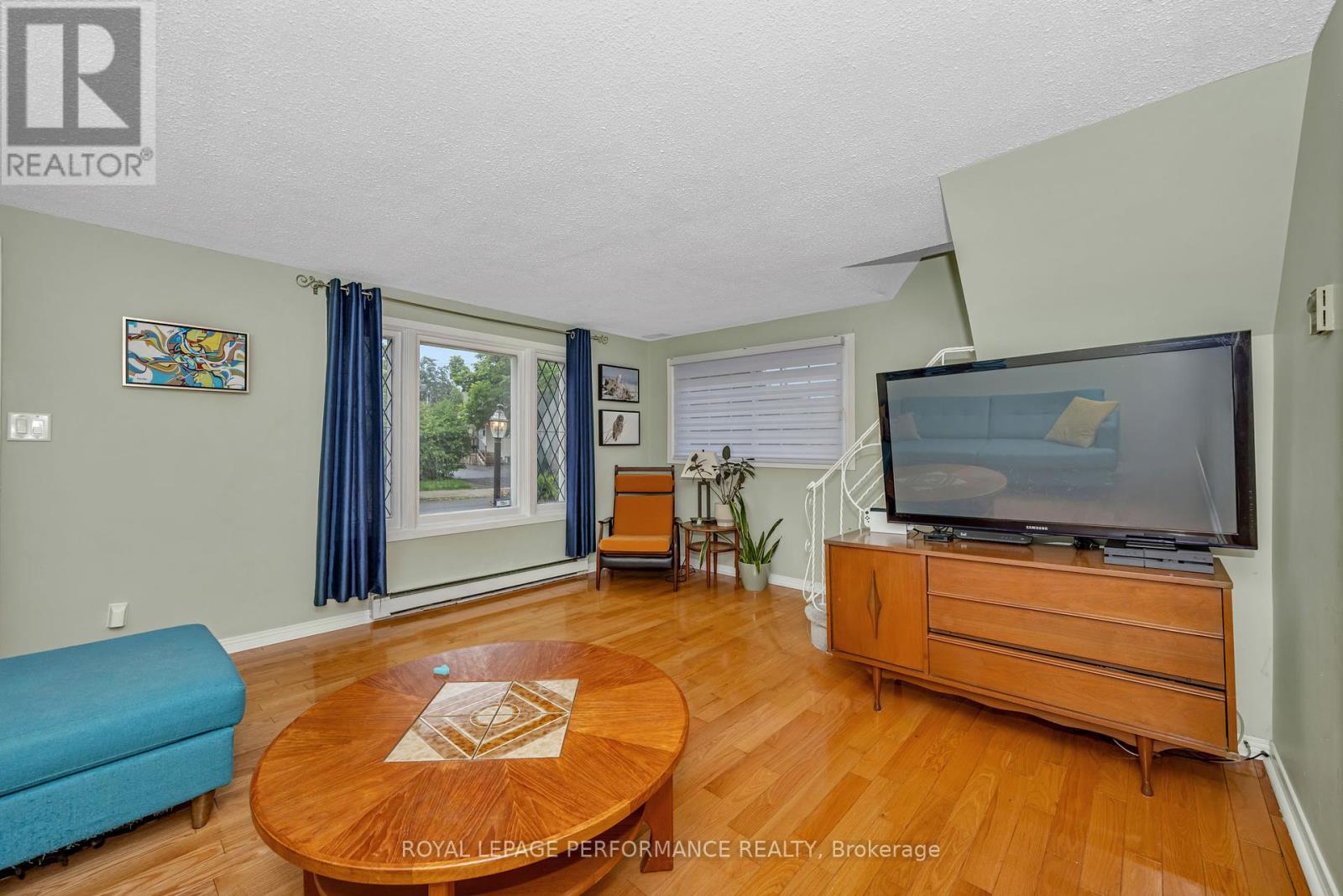 180 Dagmar Avenue, Ottawa, Ontario  K1L 5T2 - Photo 7 - X12213449
