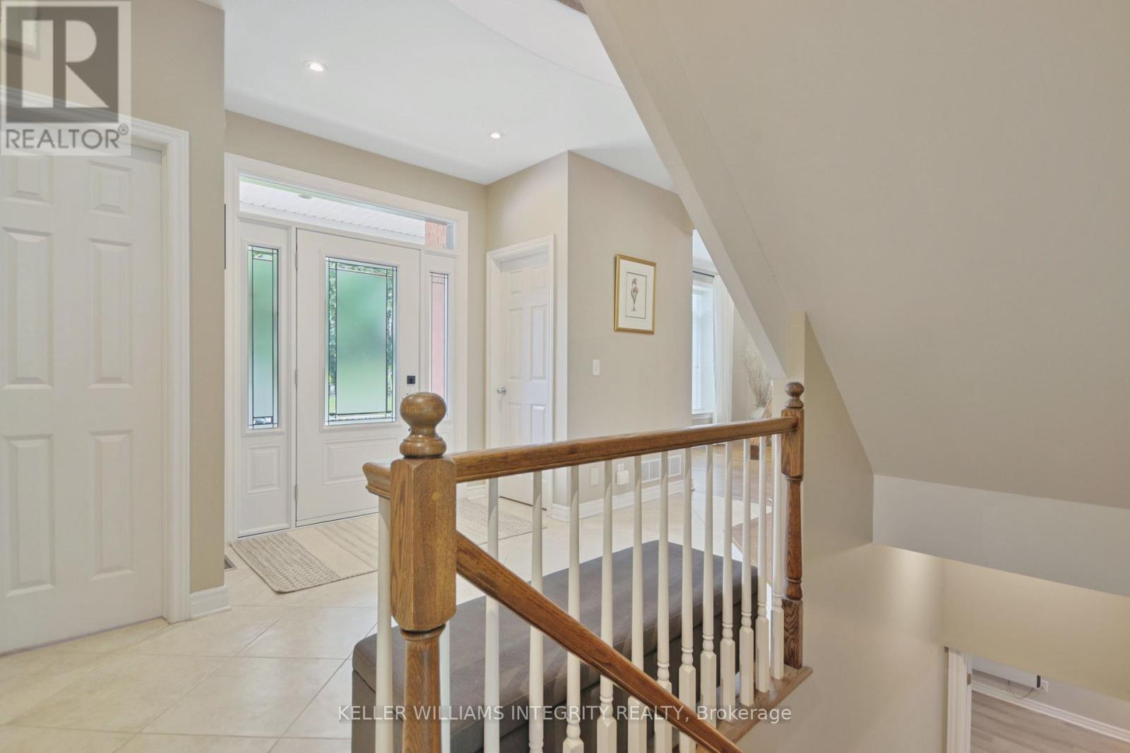 17 Feldspar Crescent, Ottawa, Ontario  K2S 1Y3 - Photo 4 - X12213458