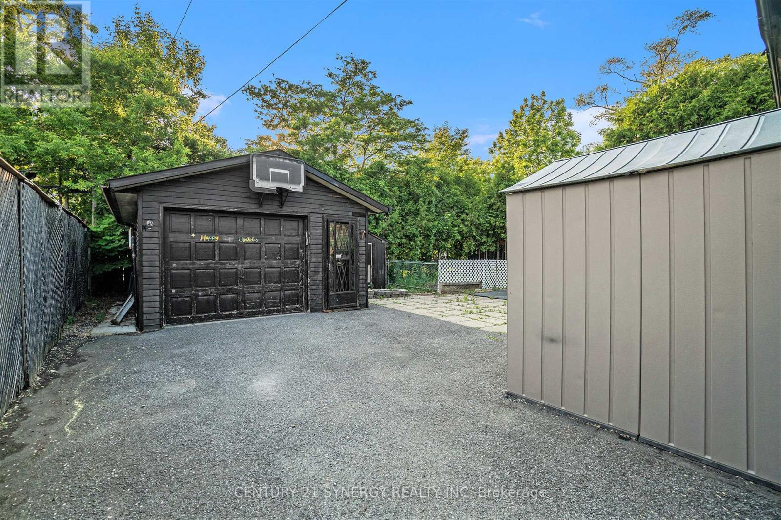2238 Utah Street, Ottawa, Ontario  K1H 7W8 - Photo 6 - X12213462