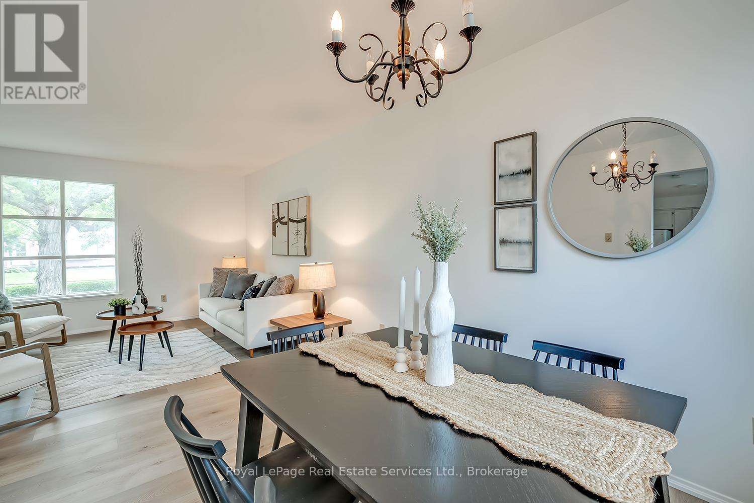 1201 Consort Crescent, Burlington, Ontario  L7M 1J8 - Photo 13 - W12213336