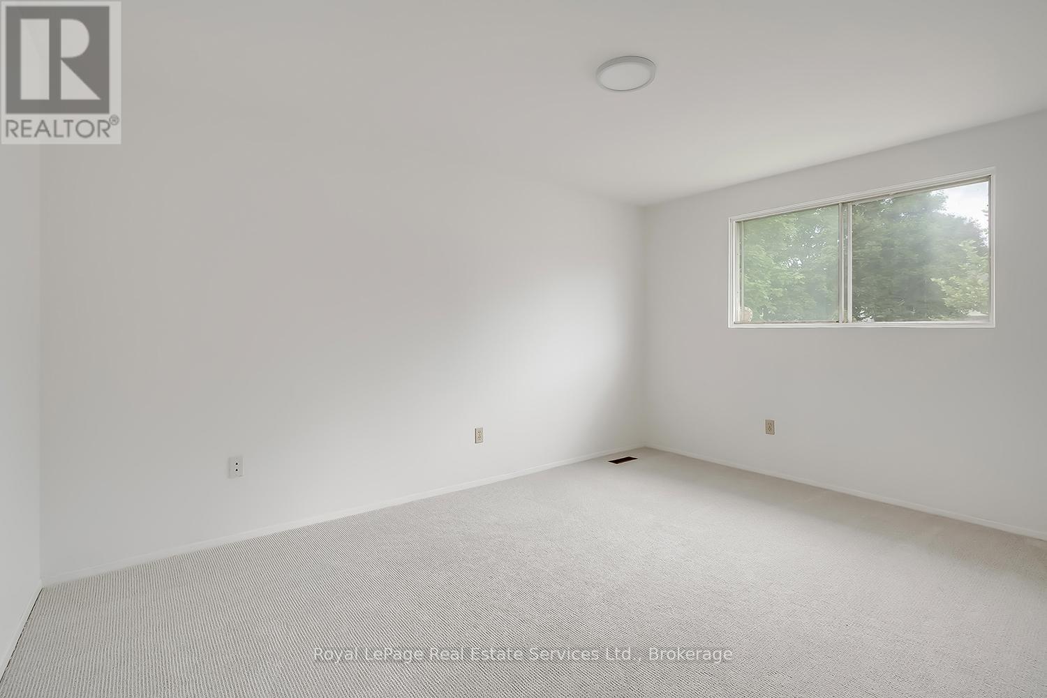1201 Consort Crescent, Burlington, Ontario  L7M 1J8 - Photo 23 - W12213336