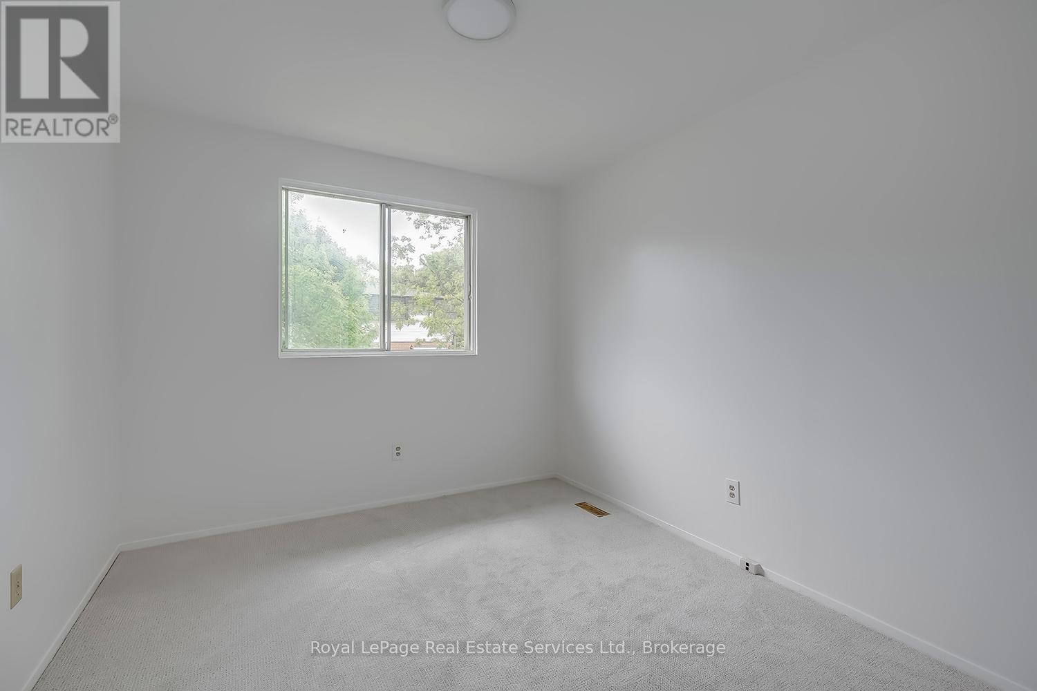 1201 Consort Crescent, Burlington, Ontario  L7M 1J8 - Photo 25 - W12213336