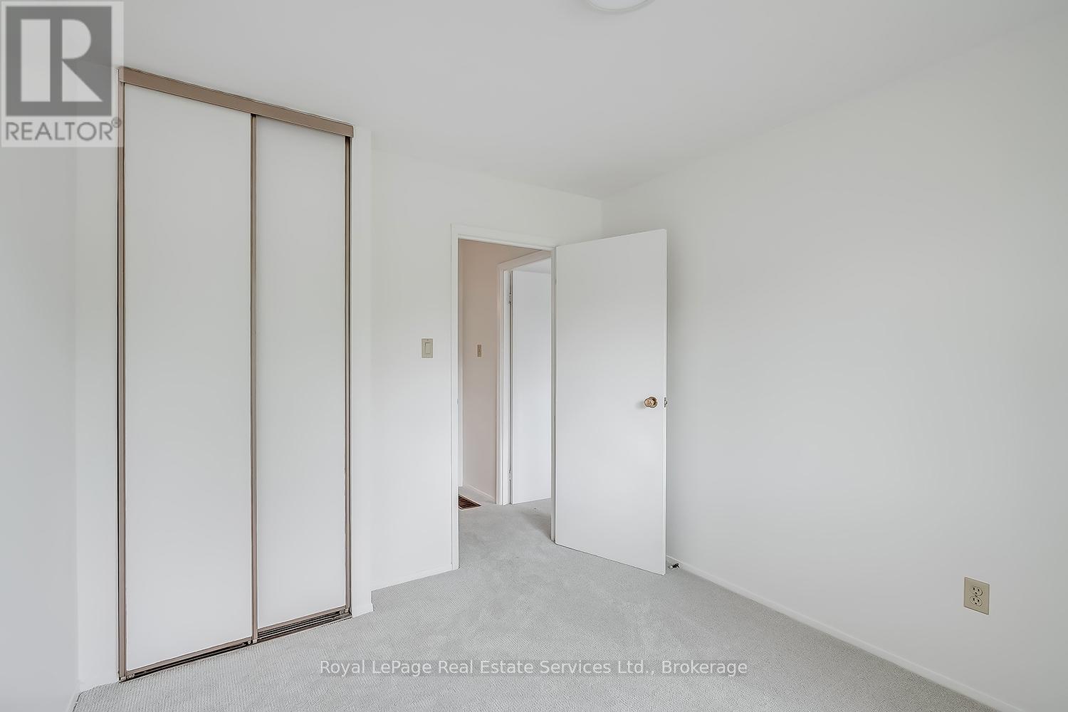 1201 Consort Crescent, Burlington, Ontario  L7M 1J8 - Photo 26 - W12213336