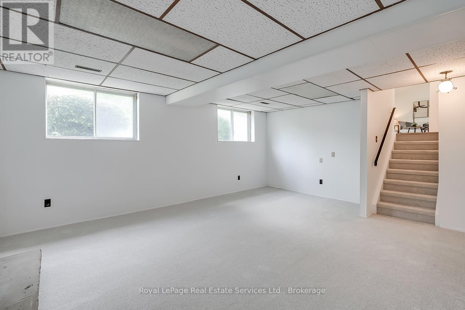1201 Consort Crescent, Burlington, Ontario  L7M 1J8 - Photo 29 - W12213336