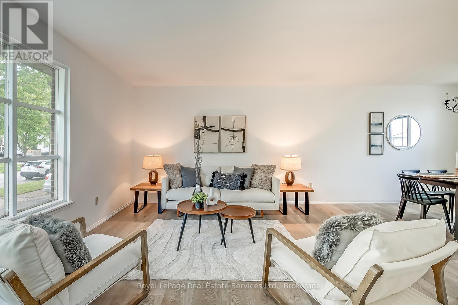 1201 Consort Crescent, Burlington, Ontario  L7M 1J8 - Photo 7 - W12213336