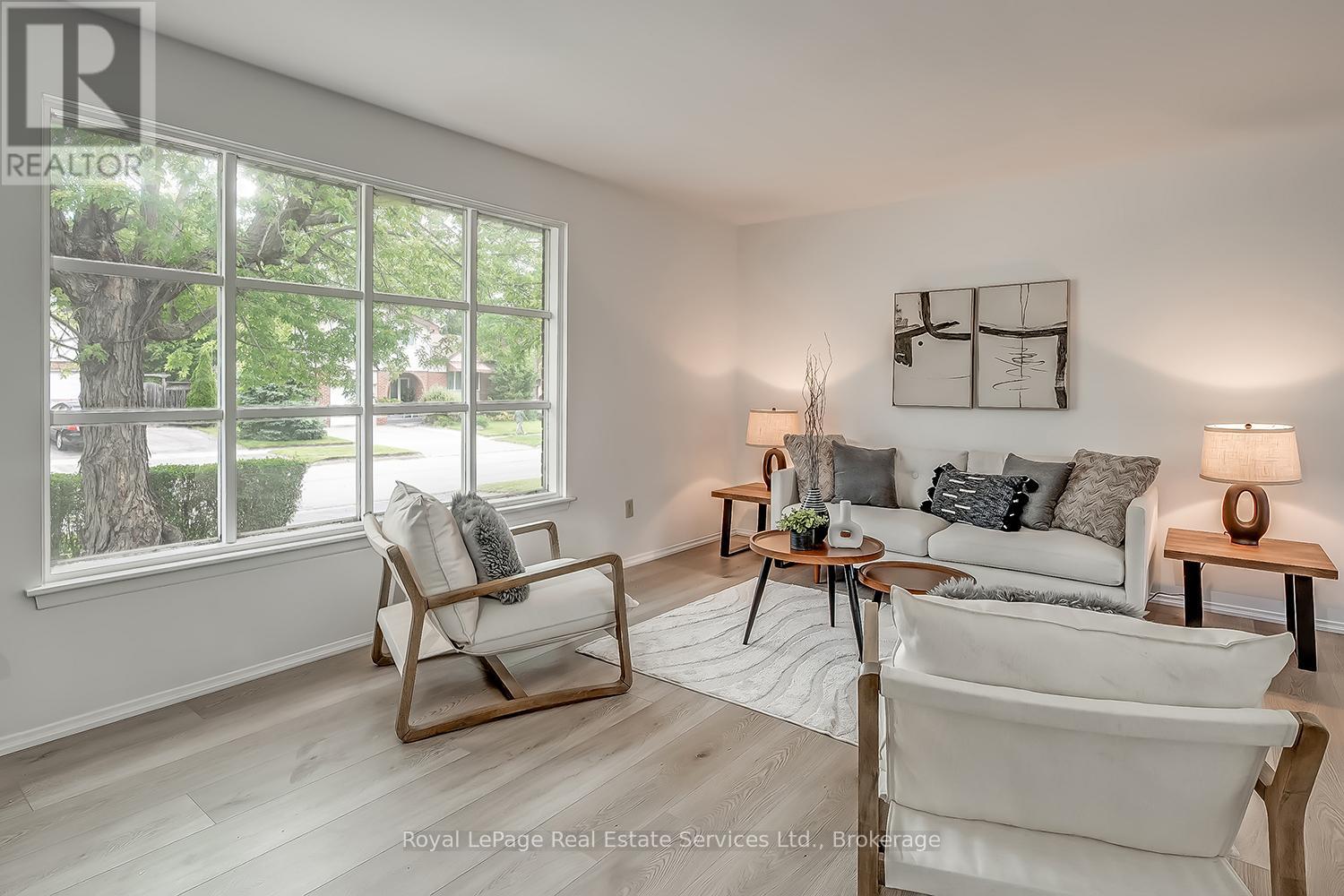 1201 Consort Crescent, Burlington, Ontario  L7M 1J8 - Photo 8 - W12213336