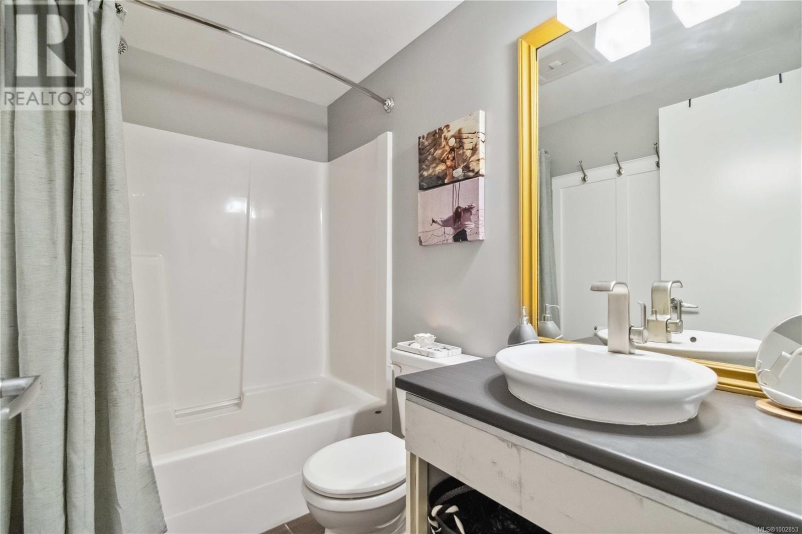 103 1007 Johnson St, Victoria, British Columbia  V8V 3N6 - Photo 10 - 1002853