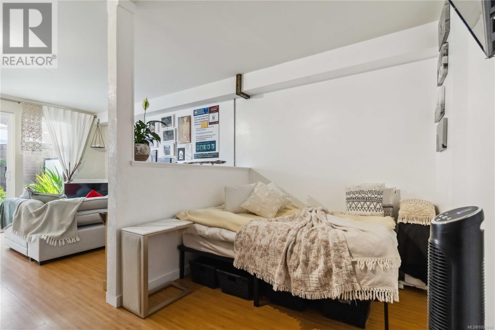 103 1007 Johnson St, Victoria, British Columbia  V8V 3N6 - Photo 4 - 1002853