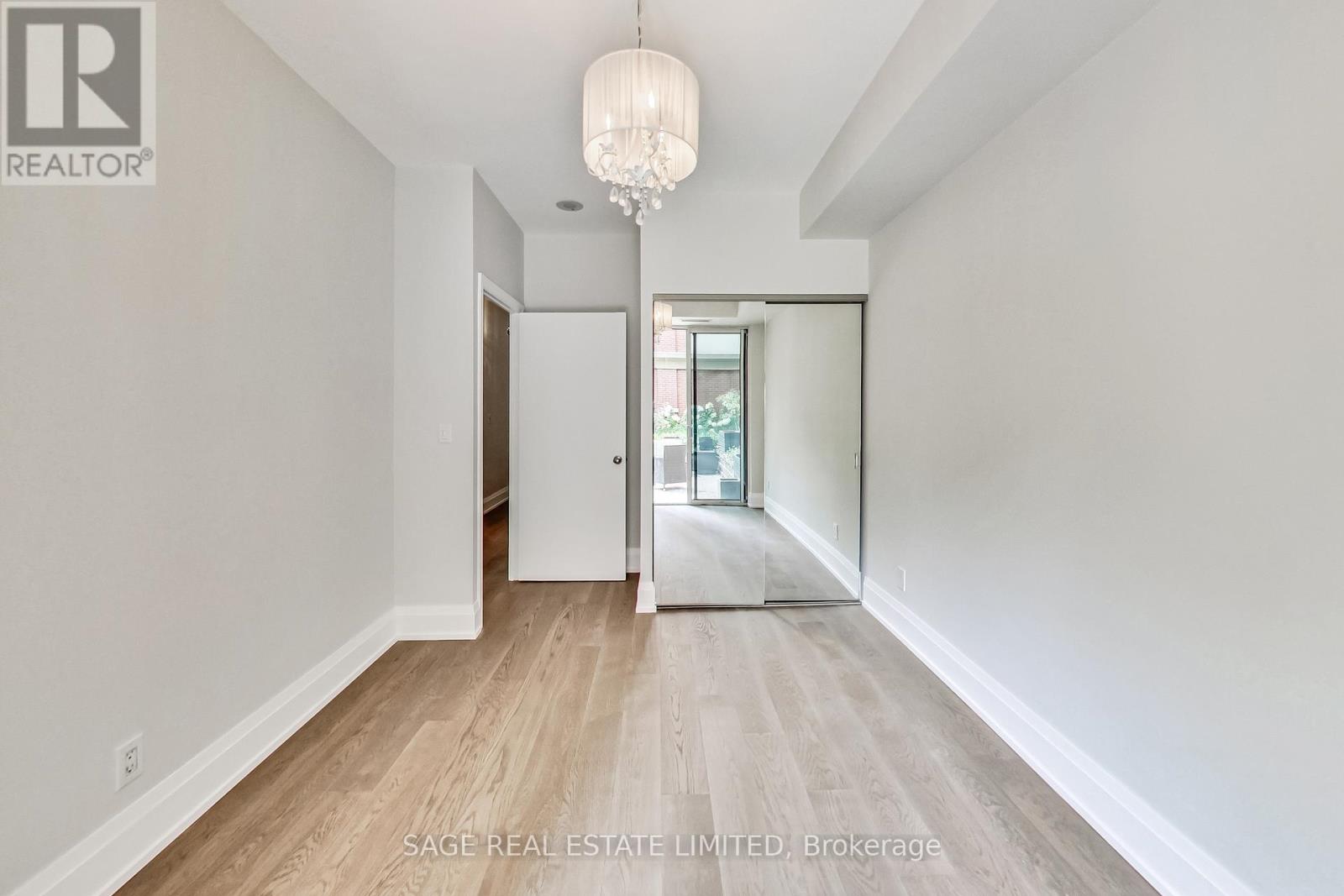 Th 13 - 25 Soho Street, Toronto, Ontario  M5T 3L8 - Photo 15 - C12207605