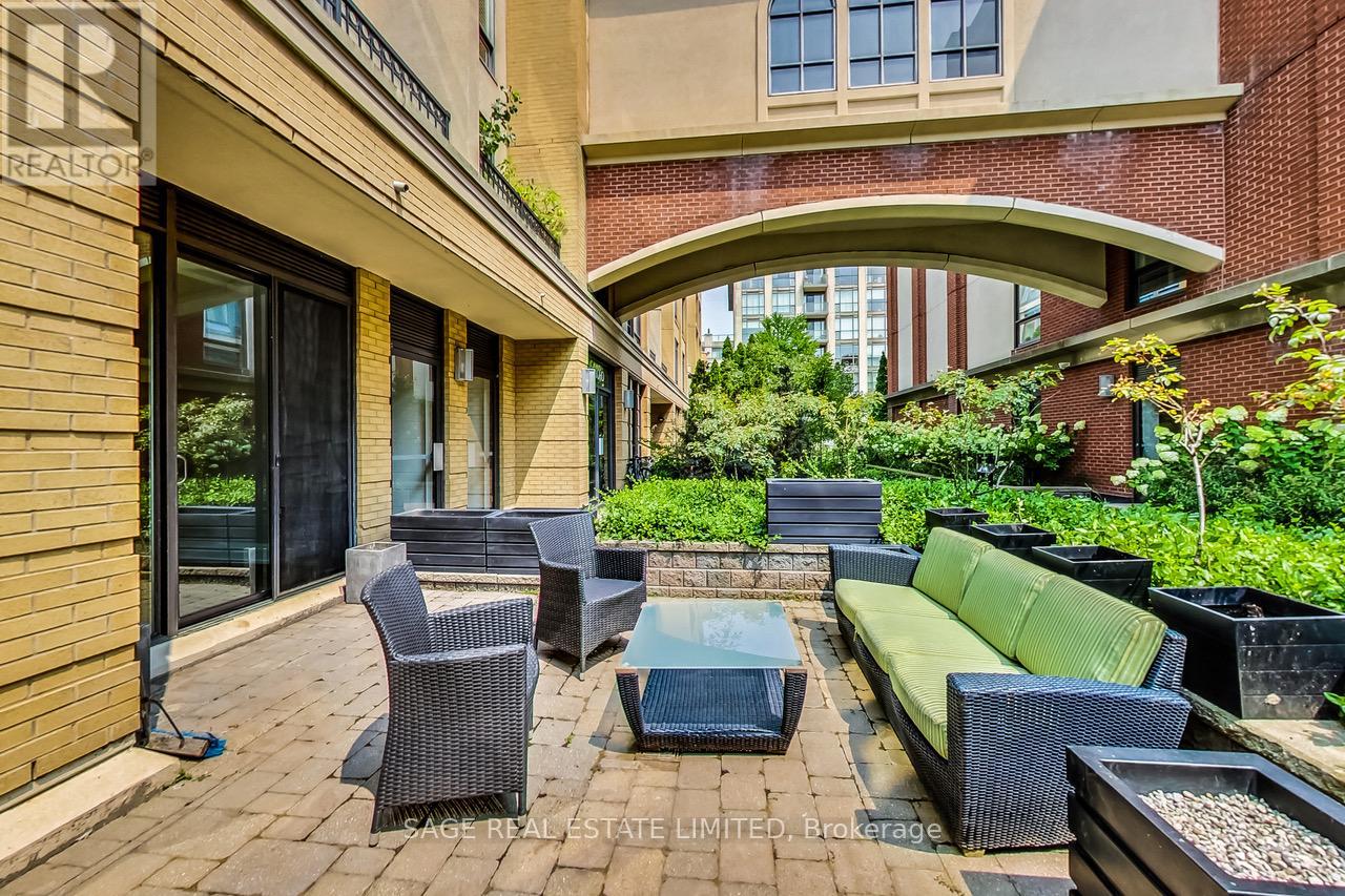 Th 13 - 25 Soho Street, Toronto, Ontario  M5T 3L8 - Photo 19 - C12207605