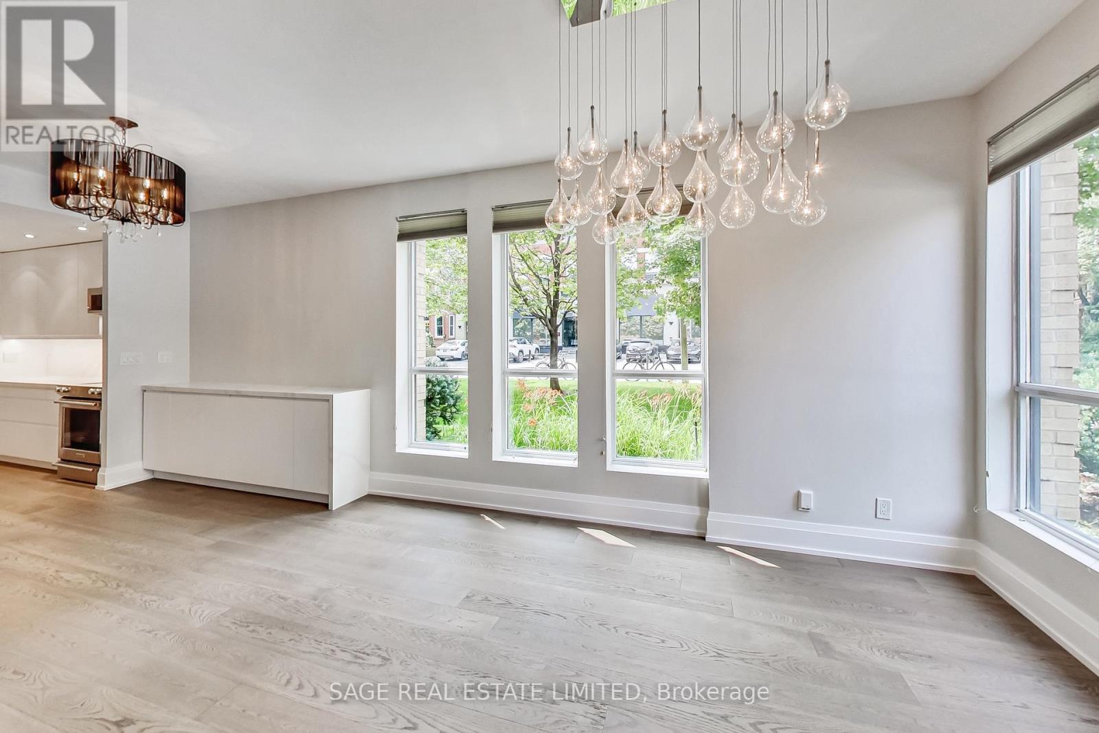 Th 13 - 25 Soho Street, Toronto, Ontario  M5T 3L8 - Photo 2 - C12207605