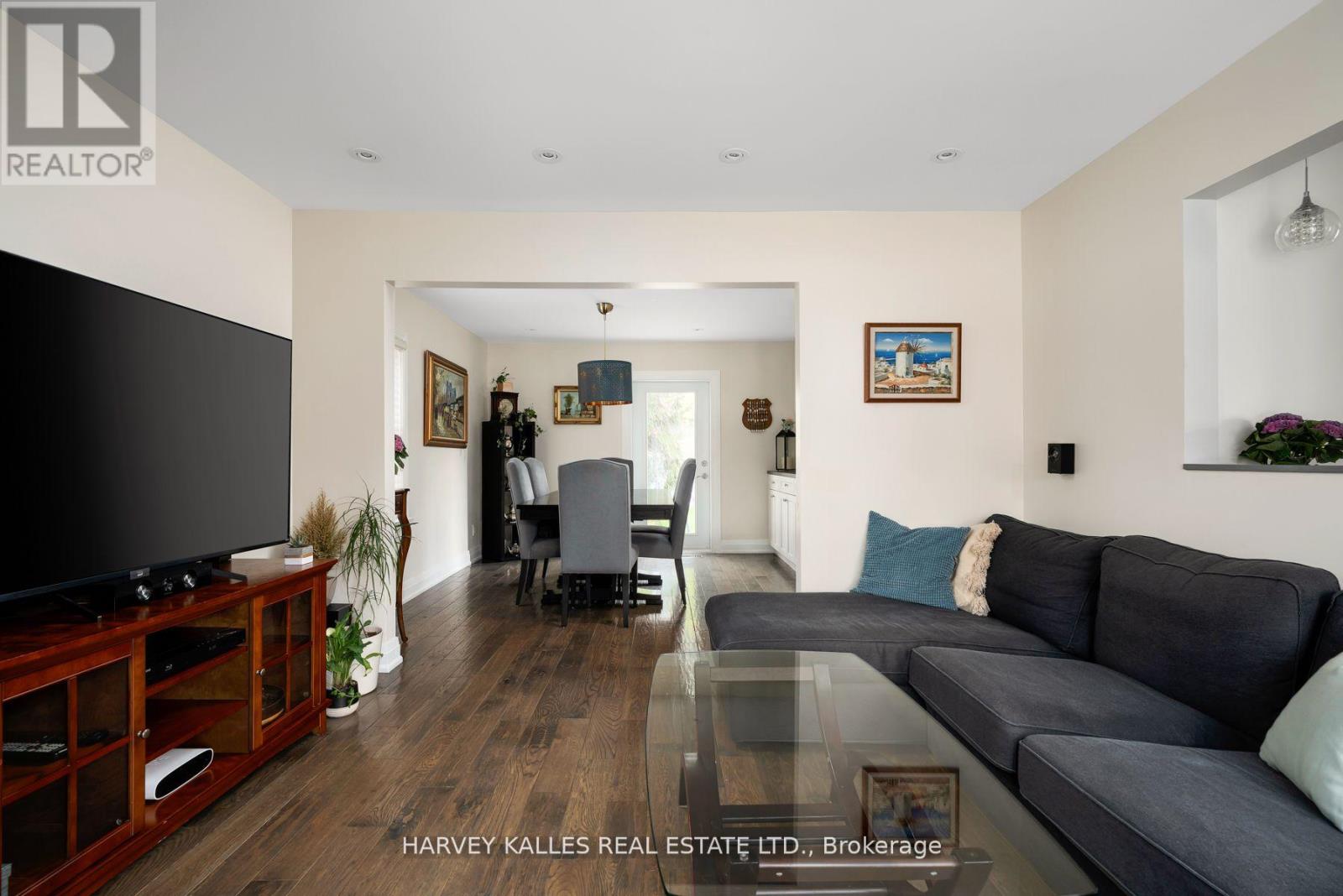 89 Charleswood Drive, Toronto, Ontario  M3H 1X5 - Photo 11 - C12212169