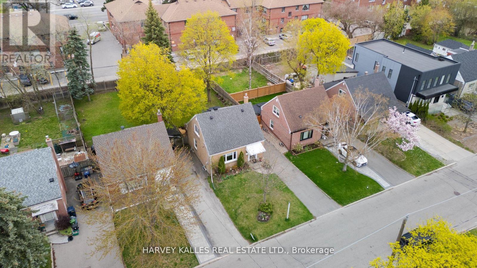 89 Charleswood Drive, Toronto, Ontario  M3H 1X5 - Photo 43 - C12212169