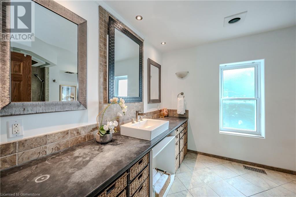 33 Glasgow Street, Kitchener, Ontario  N2G 2G6 - Photo 18 - 40740253