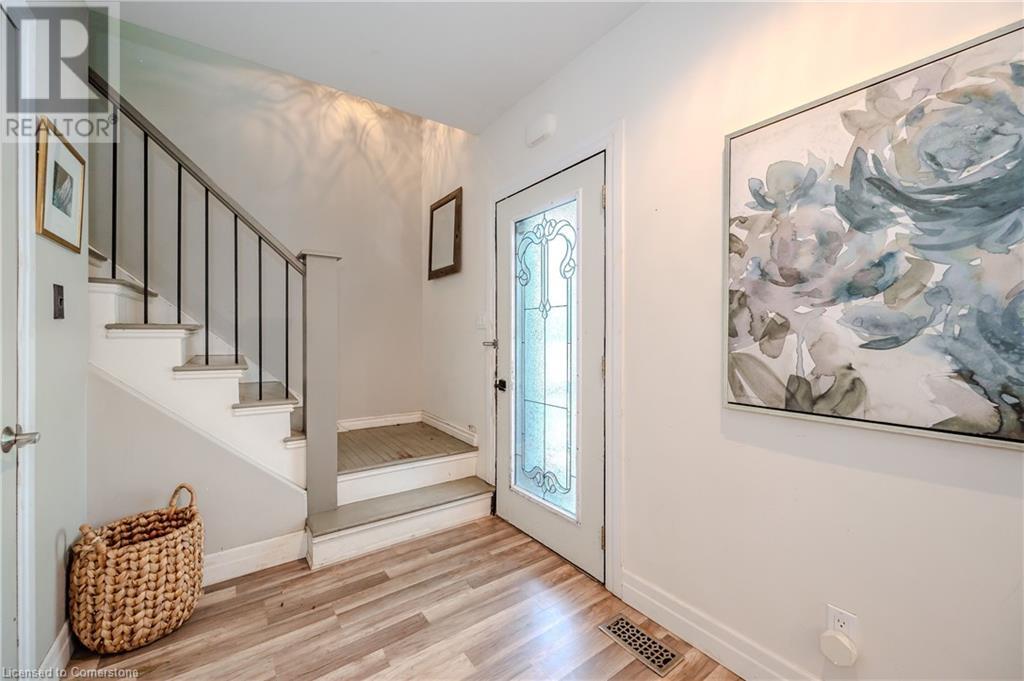 33 Glasgow Street, Kitchener, Ontario  N2G 2G6 - Photo 3 - 40740253